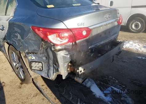 2015 Infiniti Q50 Premium z USA, uszkodzony, nr VIN JN1BV7AR5FM399475